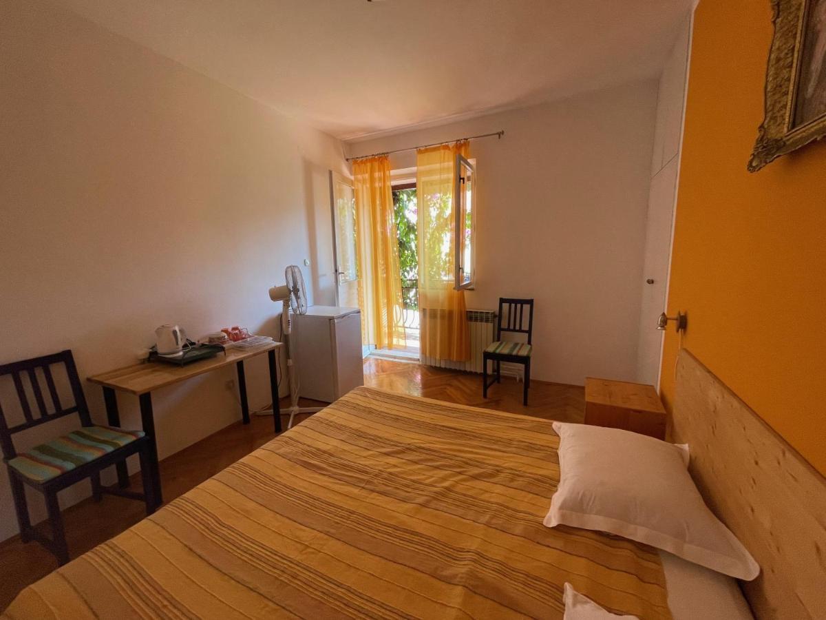 Hvar Guesthouse - Double Bedroom With Private Bathroom Jelsa  Extérieur photo