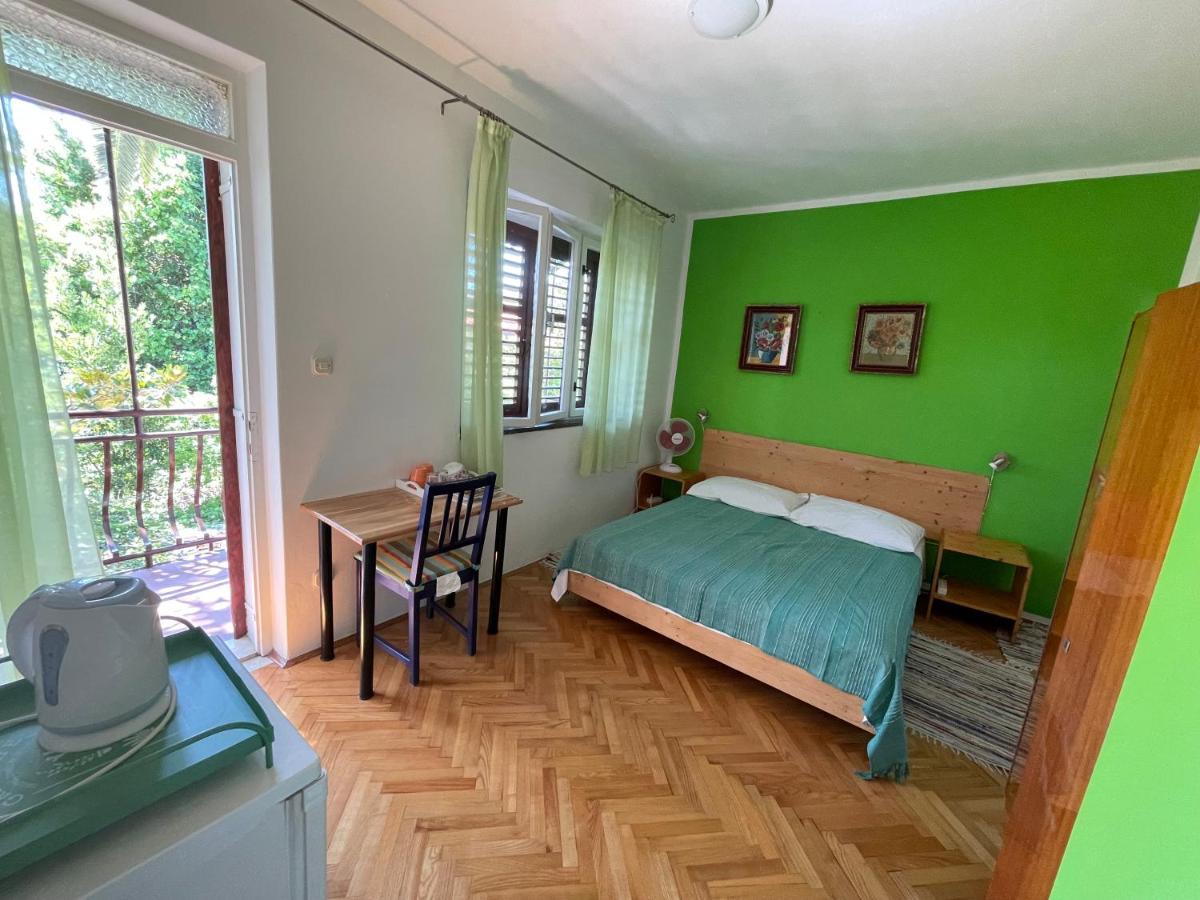 Hvar Guesthouse - Double Bedroom With Private Bathroom Jelsa  Extérieur photo