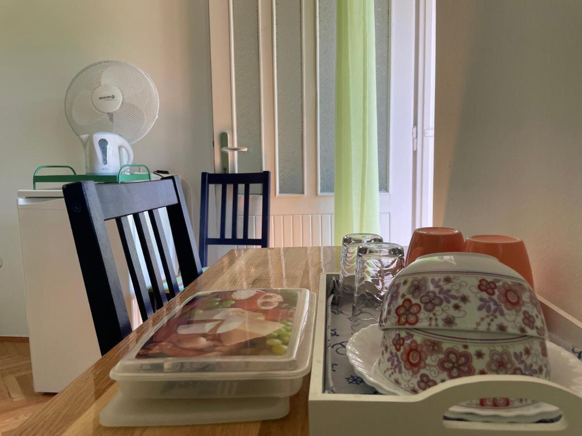 Hvar Guesthouse - Double Bedroom With Private Bathroom Jelsa  Extérieur photo