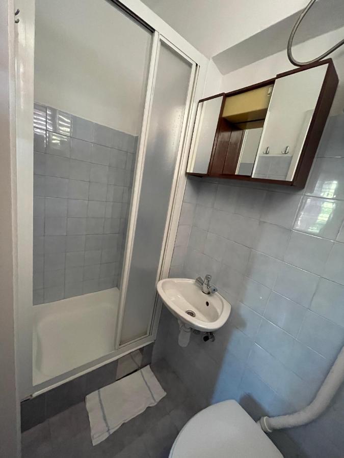 Hvar Guesthouse - Double Bedroom With Private Bathroom Jelsa  Extérieur photo